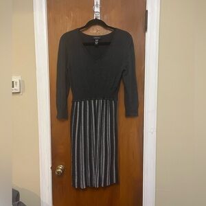 Spense Black and White Pleated Dress. M